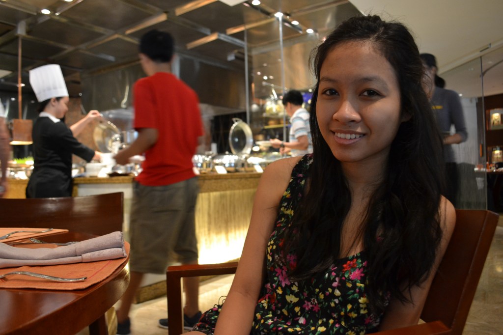 BUFFET BREAKFAST. There were lots of cuisines to choose from, and there were exciting new dishes. Unfortunately I am always a bit short of appetite for buffets, and I only ate a plate and a bowl of fruits.  Everything was also very orange. Like, in the whole hotel. It was just more pronounced in Circles.