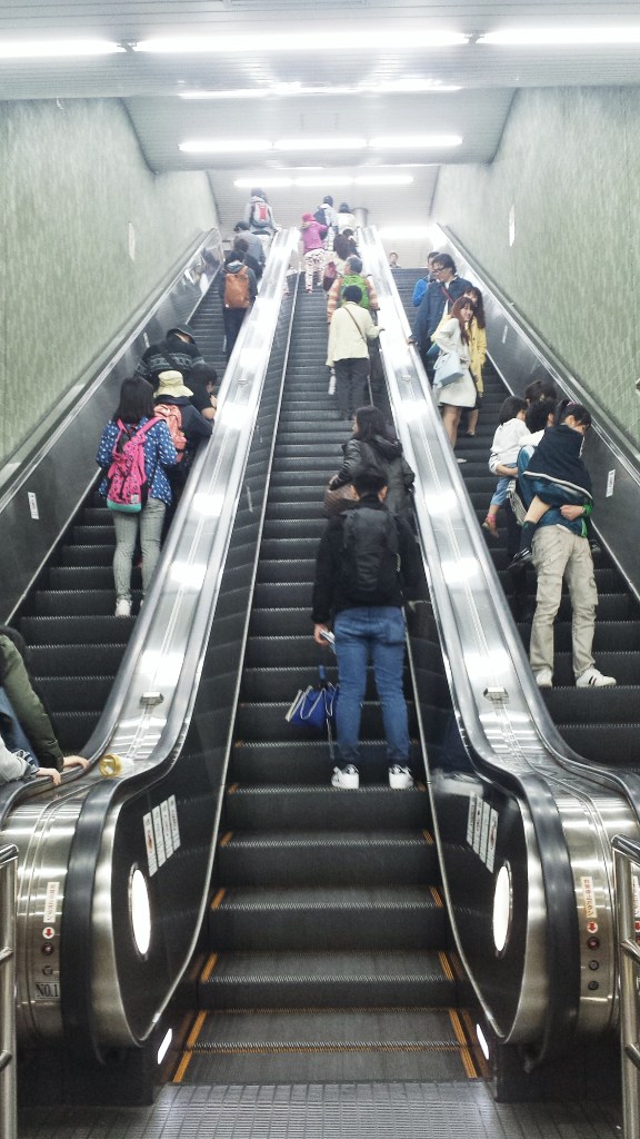 Waiting for the day people would be as considerate here in the Philippines to actually keep to the fucking right.