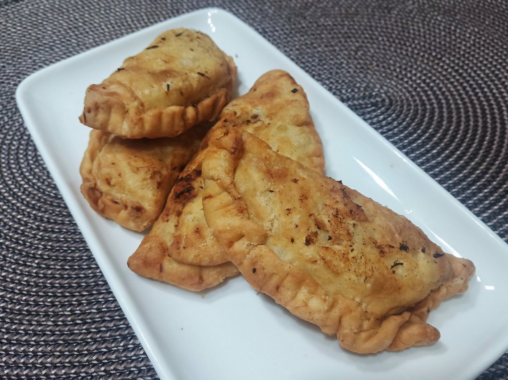 Lazy Kitchen Ep. 11: Easy Homemade Tuna&nbsp;Empanada