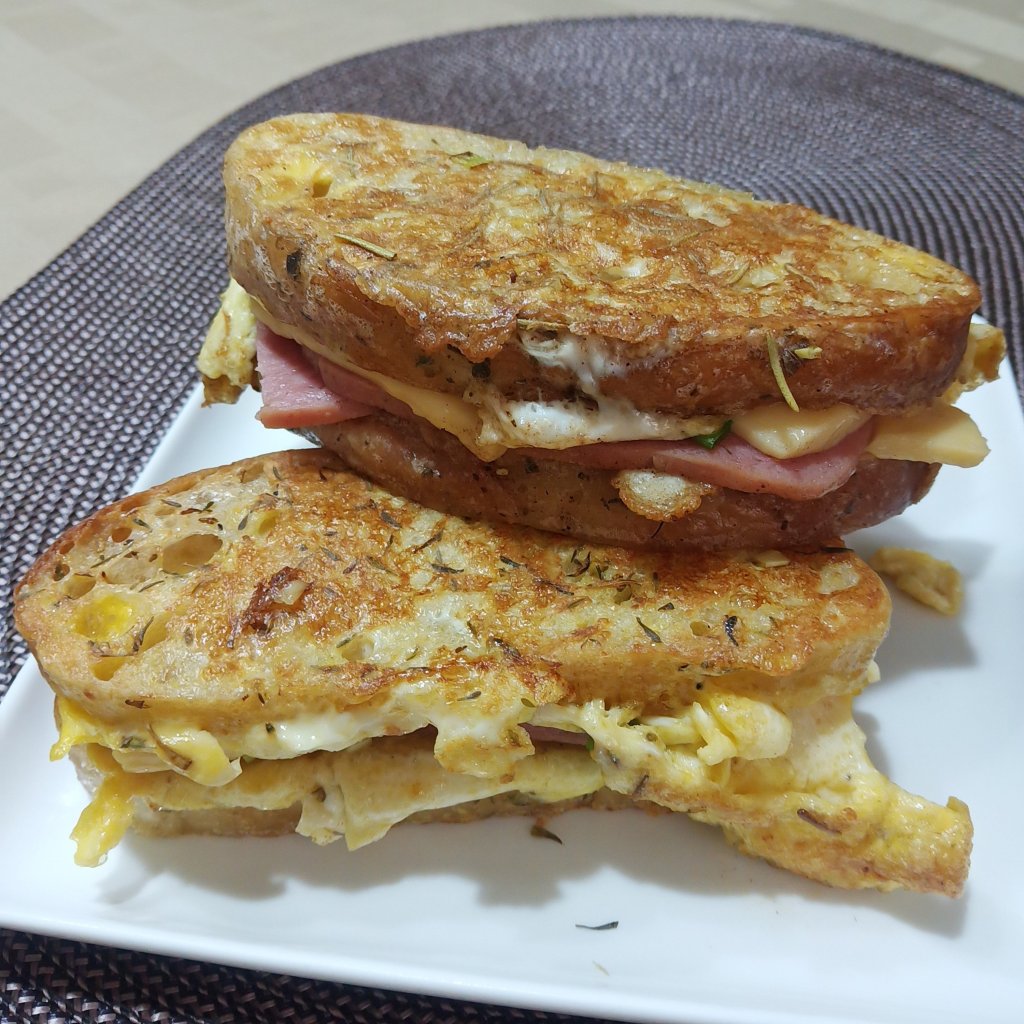 Lazy Kitchen Ep. 17: The Breakfast&nbsp;Sandwich